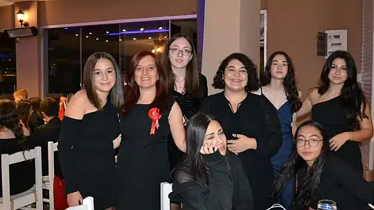 Girne Kolejinden Cumhuriyet balosu