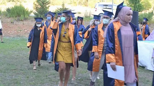 Öğrencilerin mezuniyet heyecanı