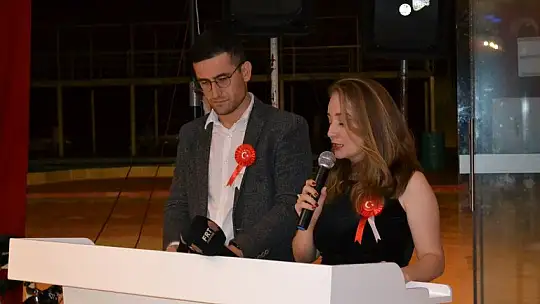 Girne Kolejinden Cumhuriyet balosu