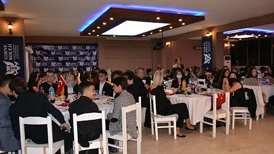 Girne Kolejinden Cumhuriyet balosu