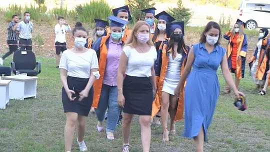 Öğrencilerin mezuniyet heyecanı