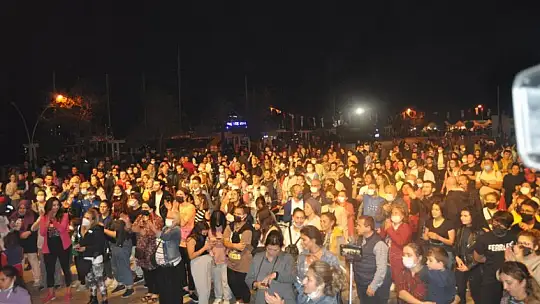 Vatandaşlar Cumhuriyet Konseri ile Coştu