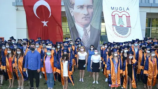 Öğrencilerin mezuniyet heyecanı