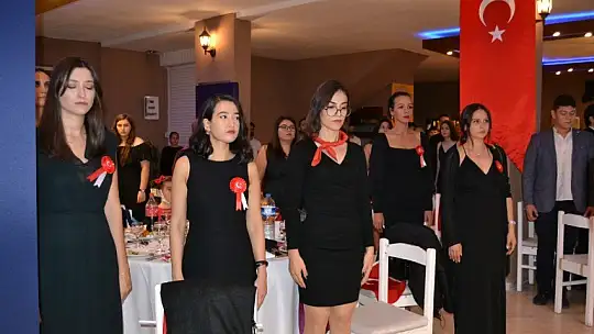 Girne Kolejinden Cumhuriyet balosu