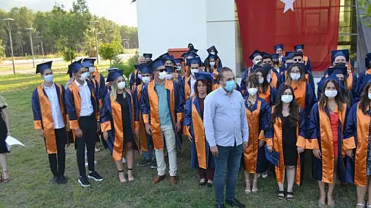 Öğrencilerin mezuniyet heyecanı