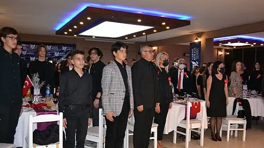 Girne Kolejinden Cumhuriyet balosu