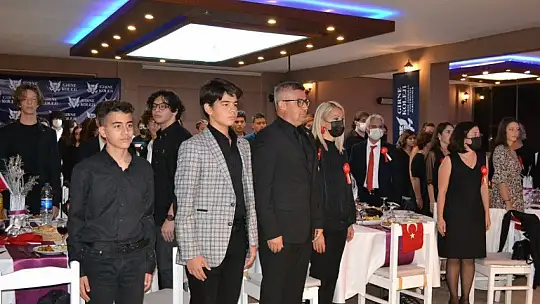 Girne Kolejinden Cumhuriyet balosu