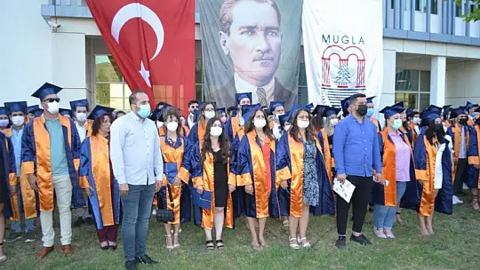 Öğrencilerin mezuniyet heyecanı