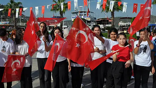 Cumhuriyetin 100.Yılına Özel 100 Uçurtma Uçurdular