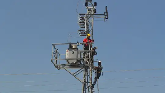 Cami Mahallesi Muhtarı Kavak, Mahallenin Elektrik Sorununu Çözdü