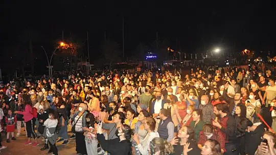 Vatandaşlar Cumhuriyet Konseri ile Coştu