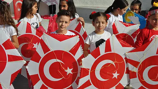 Cumhuriyetin 100.Yılına Özel 100 Uçurtma Uçurdular