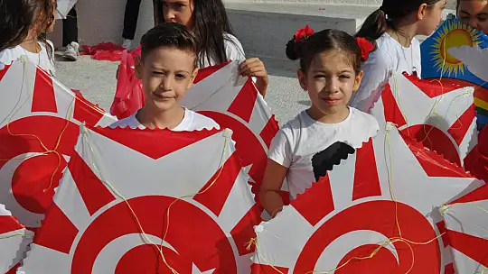 Cumhuriyetin 100.Yılına Özel 100 Uçurtma Uçurdular