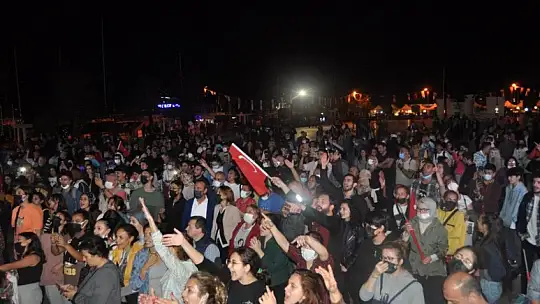 Vatandaşlar Cumhuriyet Konseri ile Coştu