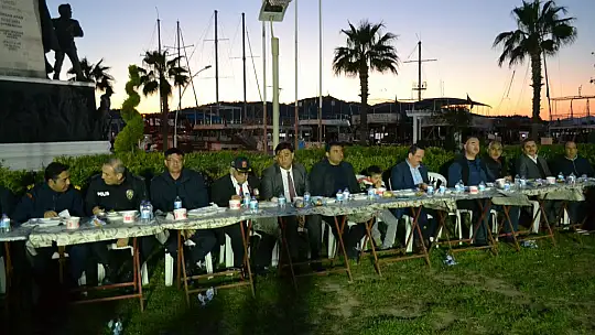 GAZİLER VE ŞEHİT AİLELERİ DERNEĞİ'NDEN İFTAR YEMEĞİ