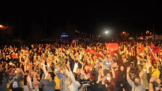 Vatandaşlar Cumhuriyet Konseri ile Coştu