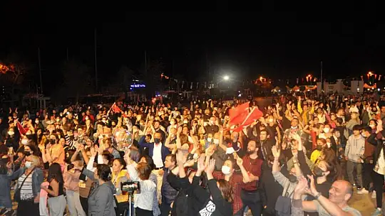 Vatandaşlar Cumhuriyet Konseri ile Coştu