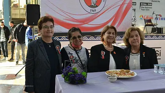 Türk kadınlar Birliği 50. Yılını kutladı