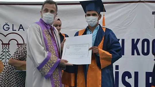 Öğrencilerin mezuniyet heyecanı