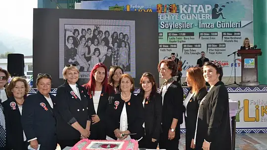 Türk kadınlar Birliği 50. Yılını kutladı