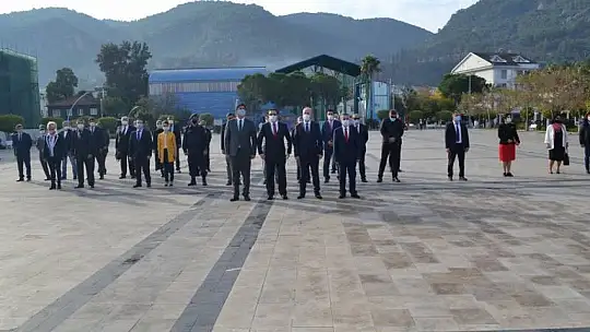 Kovid-19 önlemleri altında Öğretmenler Günü