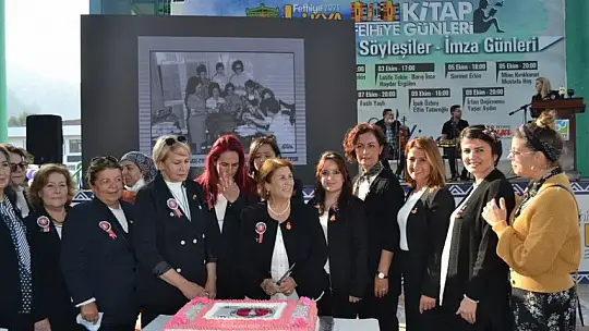 Türk kadınlar Birliği 50. Yılını kutladı