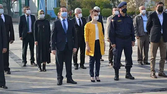 Kovid-19 önlemleri altında Öğretmenler Günü