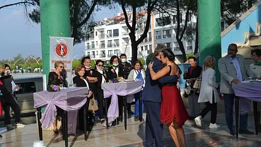 Türk kadınlar Birliği 50. Yılını kutladı