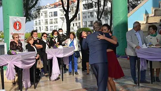 Türk kadınlar Birliği 50. Yılını kutladı