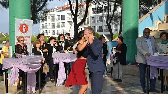 Türk kadınlar Birliği 50. Yılını kutladı