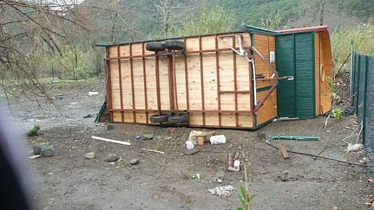 Hortum İnlice'de zarara yol açtı 