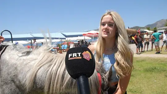 Ölüdeniz'de at turu 