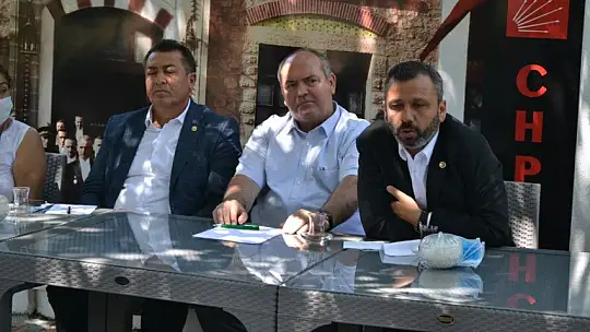CHP'li vekiller, Fethiye ilçe binasında partililer ile buluştu