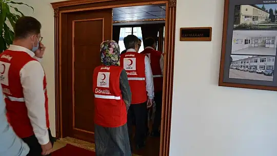 Kızılay'dan Kaymakam Fırat'a ziyaret