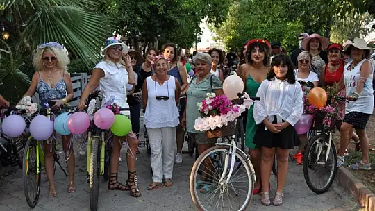 Süslü Kadınlar farkındalık için pedal çevirdi