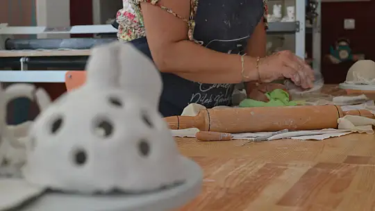 Konakoğlu, 'Fethiye halkını atölyemde çamurla tanışmaya bekliyorum'