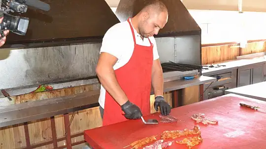 'Kırmızı beyaz et restaurant' misafirlerini bekliyor
