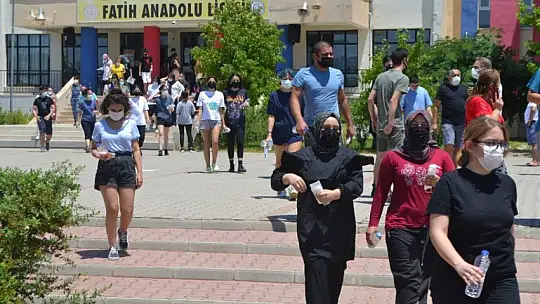 Fethiye'de TYT sınavında sıcaklık ve gürültü problemi yaşandı