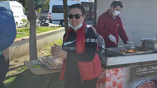 Şehitler İçin Lokma Döktürdüler