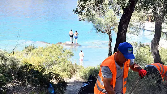 Gemiler Darboğaz'da temizlik çalışması yapıldı