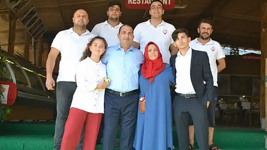 'Kırmızı beyaz et restaurant' misafirlerini bekliyor