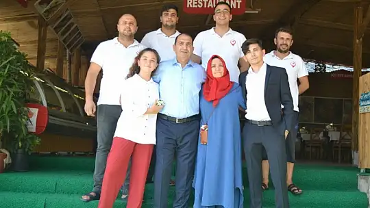 'Kırmızı beyaz et restaurant' misafirlerini bekliyor