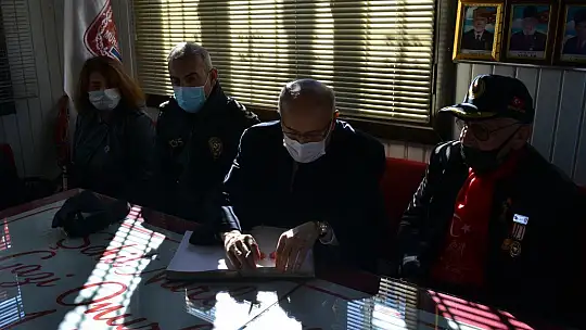 Şehitler İçin Lokma Döktürdüler