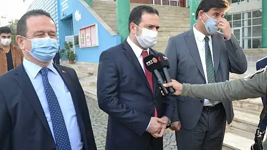 Emekli Öğretmenlere Hizmet Şeref Belgeleri sunuldu