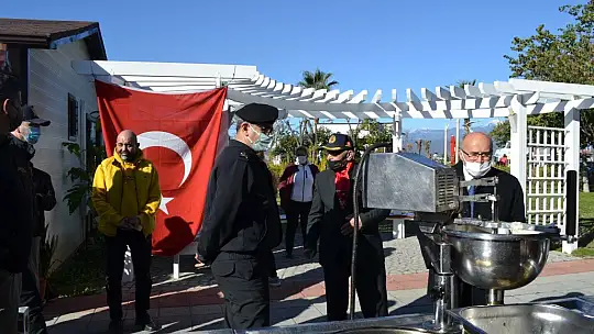 Şehitler İçin Lokma Döktürdüler