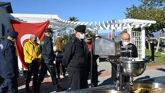 Şehitler İçin Lokma Döktürdüler