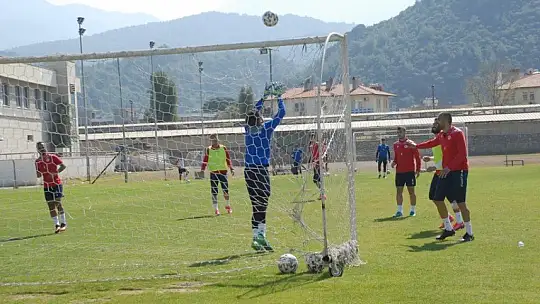 Fethiyespor'u kaptanlar çalıştırdı 
