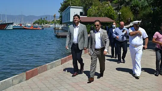 Protokol Üyelerinden Kolluk Kuvvetleri İle Huzurevine Bayramlaşma Ziyareti