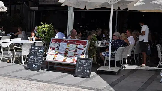 Başkan Ay, 'Kasım ayının sonuna kadar İngiliz turistleri görebiliriz'