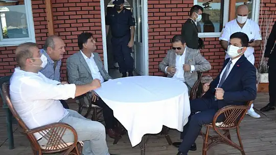 Protokol Üyelerinden Kolluk Kuvvetleri İle Huzurevine Bayramlaşma Ziyareti